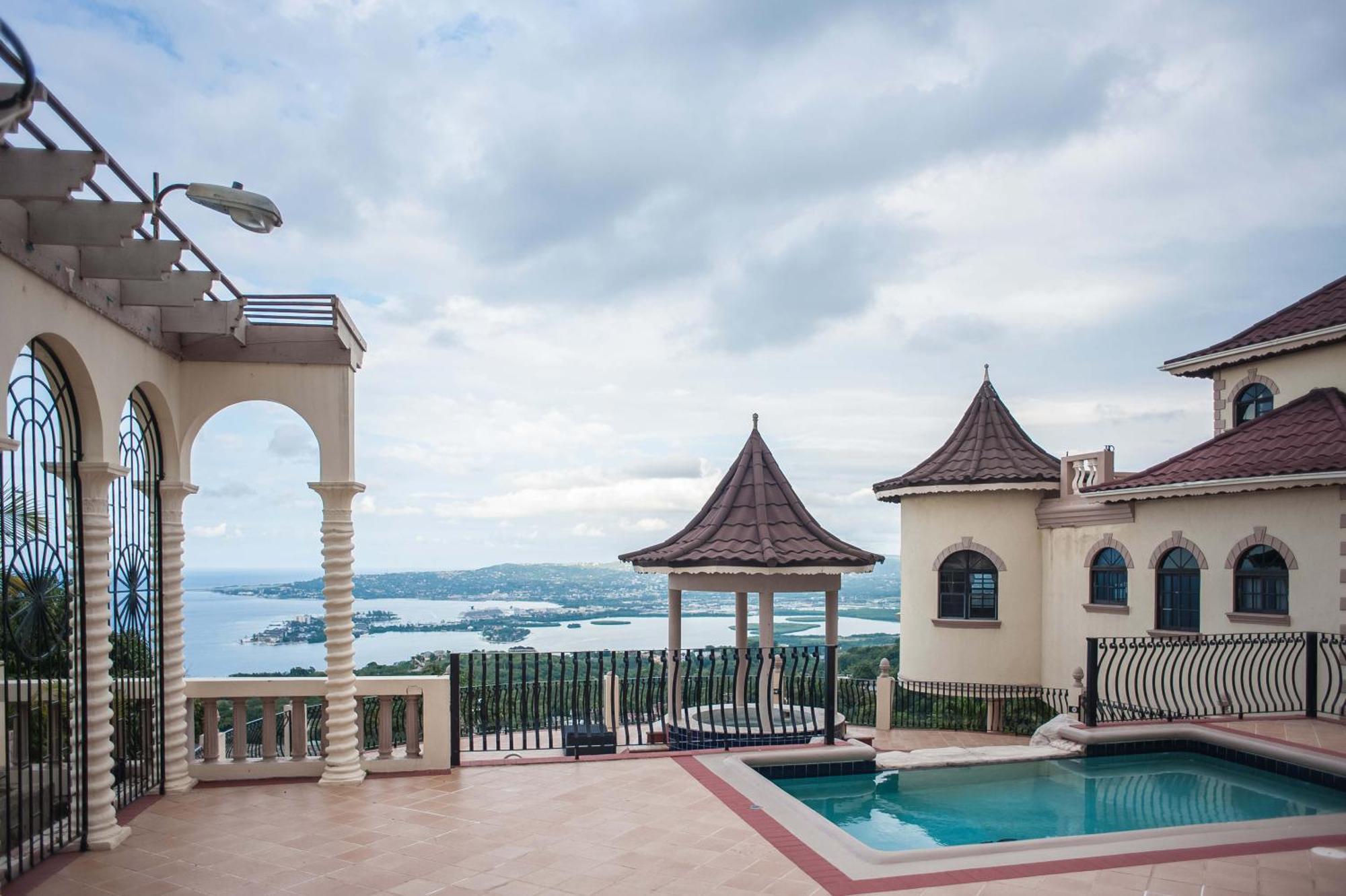 Clarridge View Guesthouse Montego Bay Exteriör bild