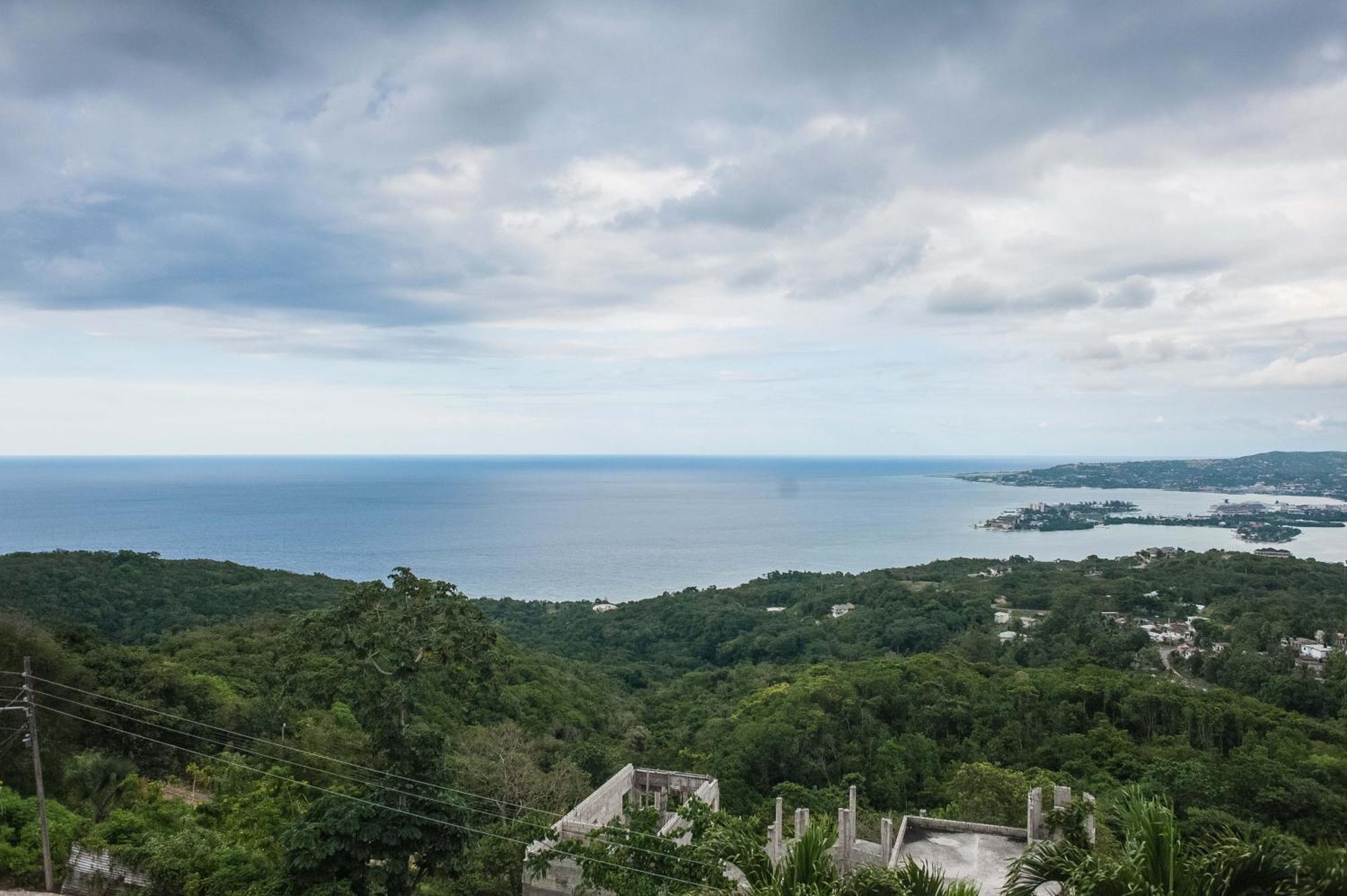 Clarridge View Guesthouse Montego Bay Exteriör bild