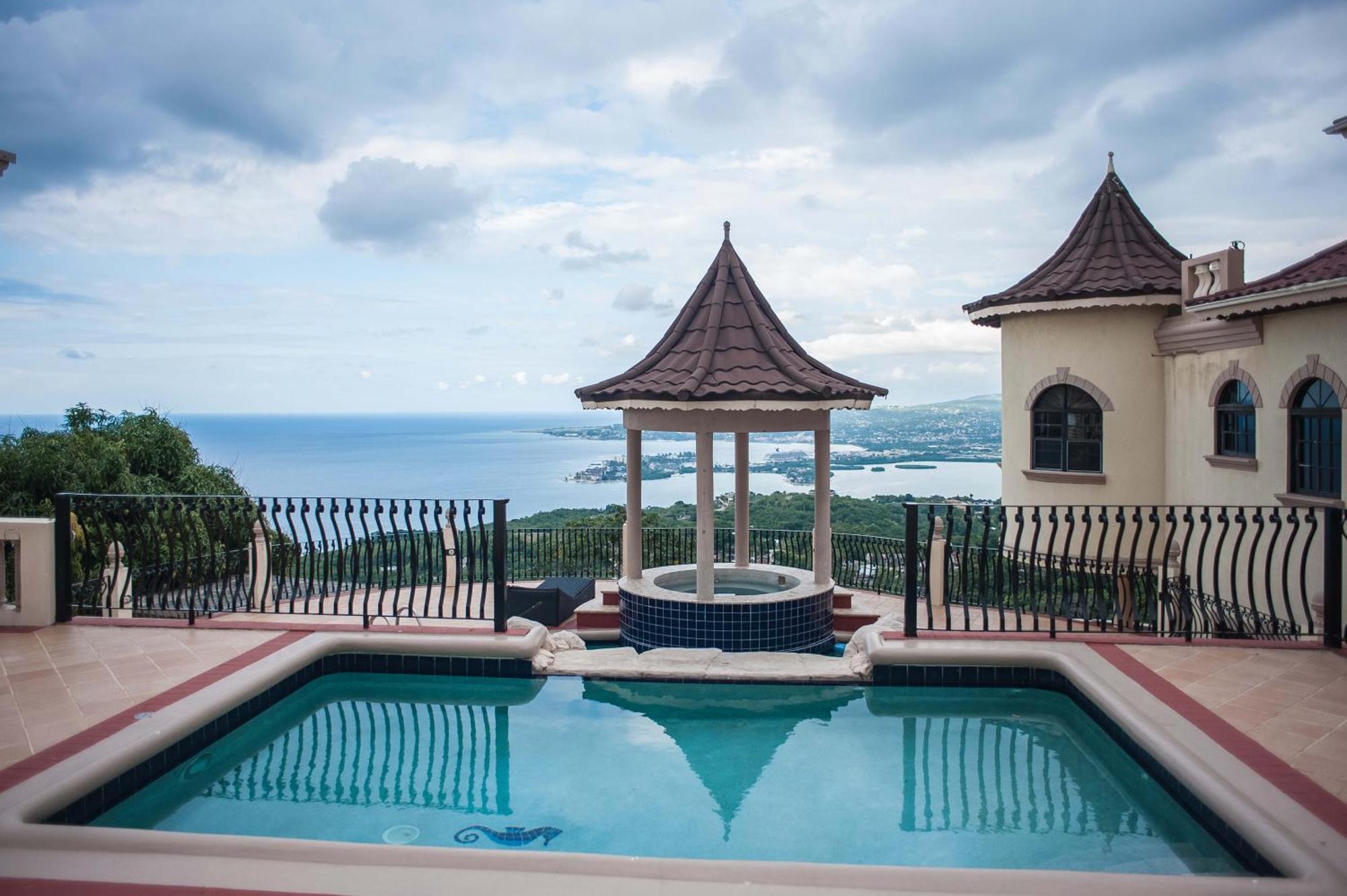Clarridge View Guesthouse Montego Bay Exteriör bild