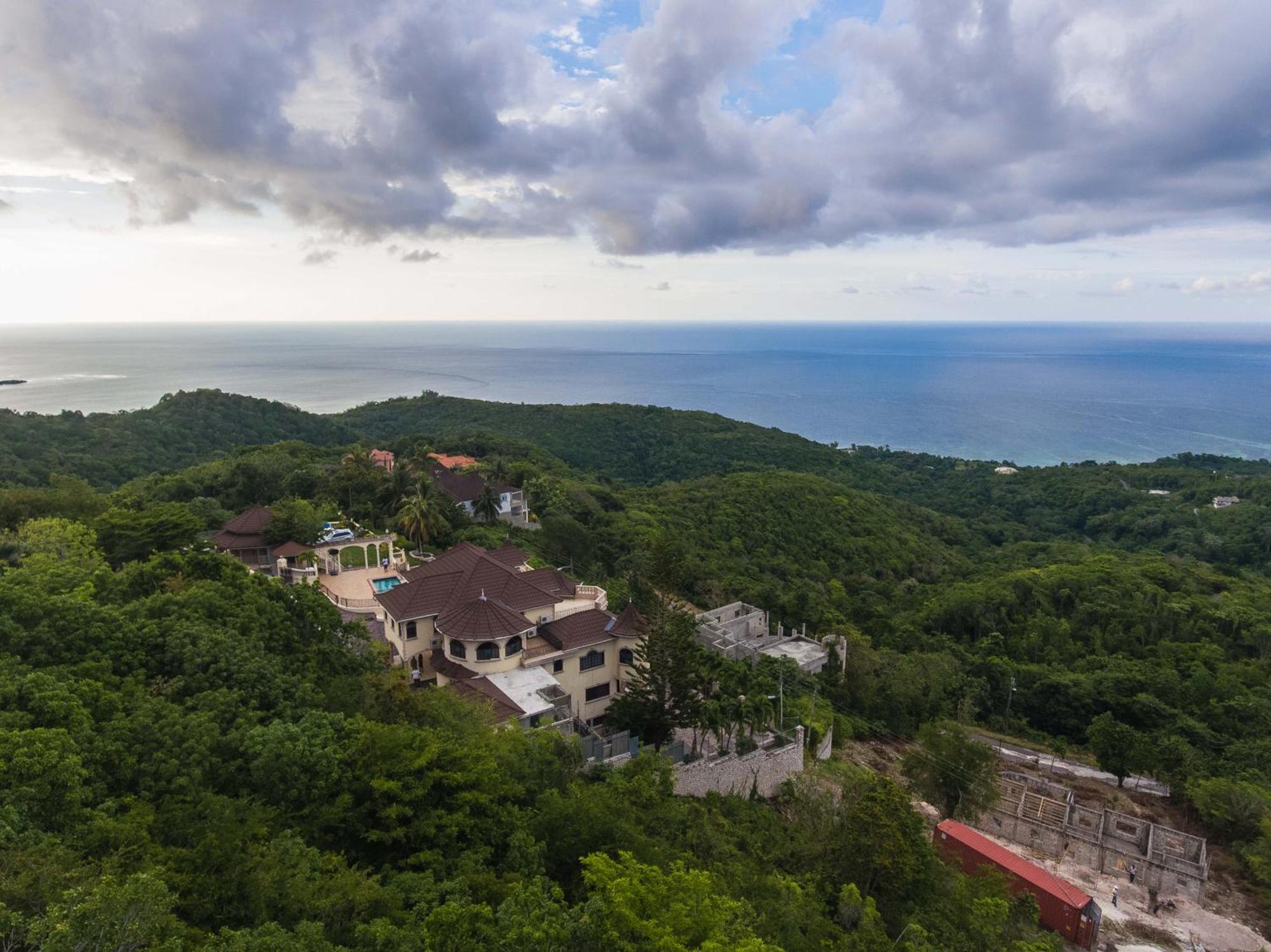 Clarridge View Guesthouse Montego Bay Exteriör bild